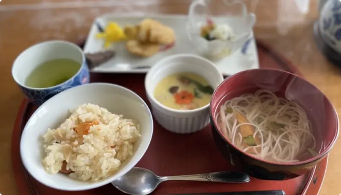 お腹も心も満たす「社食」